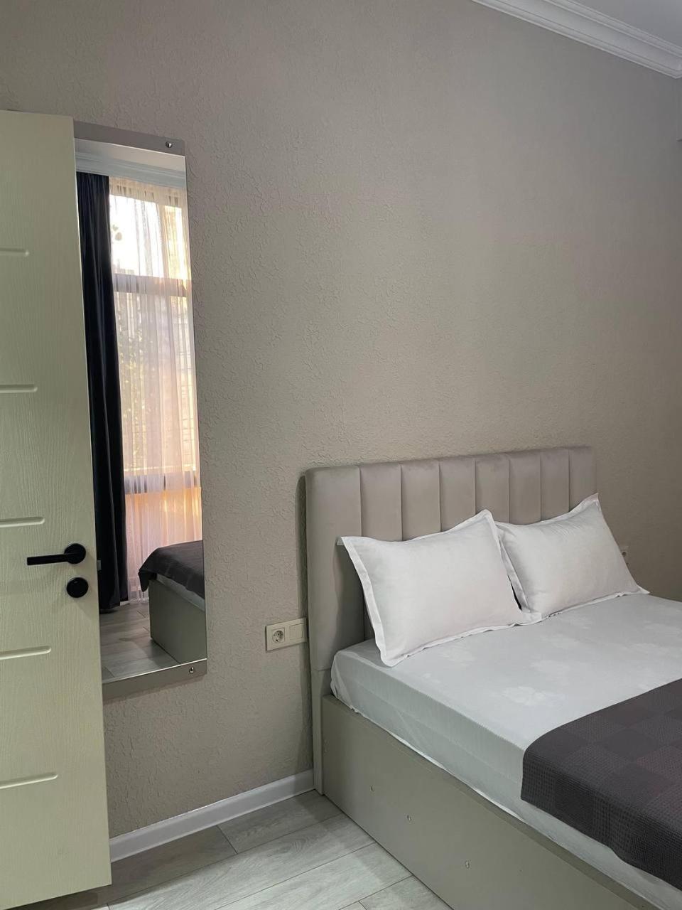 Guest House Nima Кутаїсі Екстер'єр фото